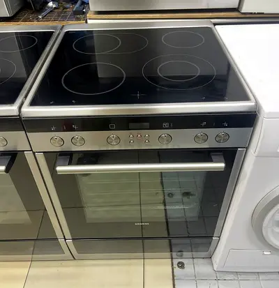 Siemens Electric stove 60/60cm same like new free delivery installation