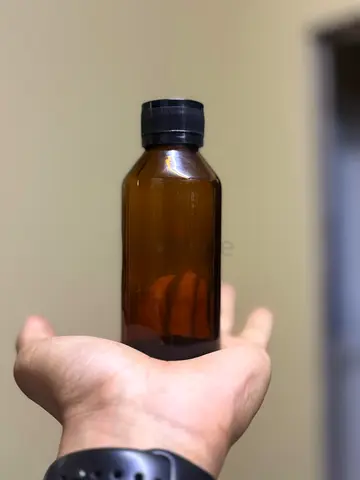 Aura 100ml AMBER GLASS Bottles with BLACK Lids. 30000 pc available low price