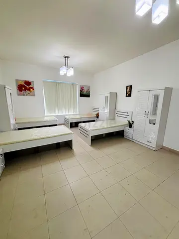 Exicutive bachelor bed space available in near BUR dubai loohta building