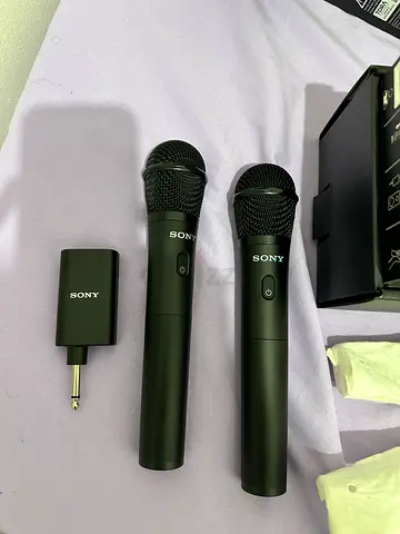 Sony 2x hand  wireless microphone kit