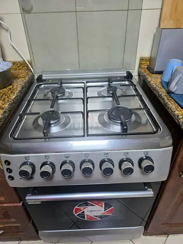 High-Quality Gas Cooker with 4 Burners and builtin lighter