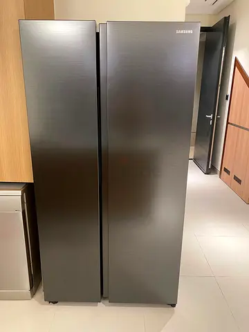 Samsung side by side  mate black refrigerator neat and clean