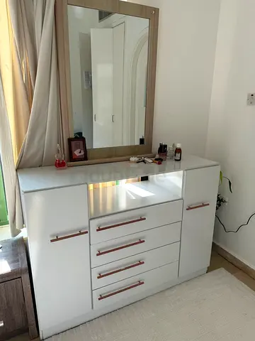 Dressing table