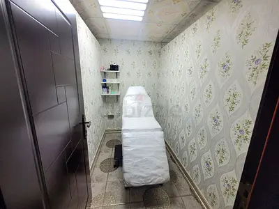 Comfortable saloon for sale