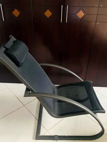 Modern Aluminum Frame Chair with Textilene Mesh – Excellent Condition