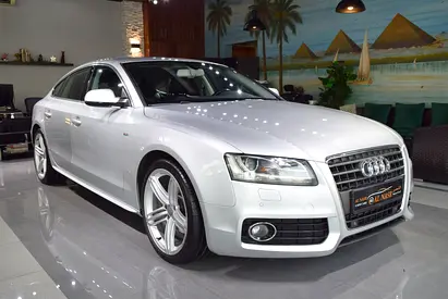 GCC Specs . Single Owner . Full Option . Well Maintained