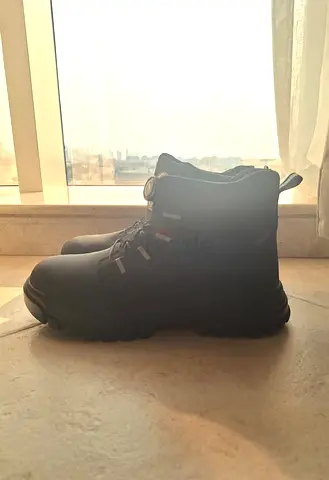 Men Solid Shoes for climbing and traveling and runnig