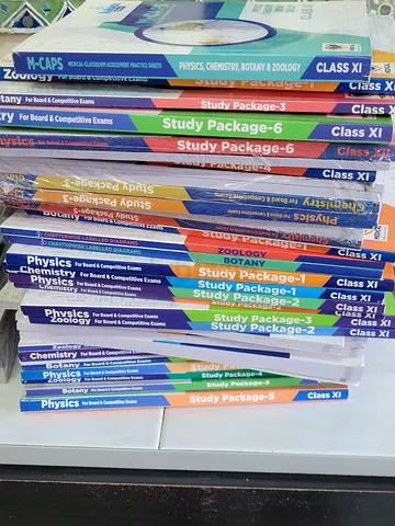 Aakash Byjus NEET textbooks (FULL SET OF 11TH AND 12TH)