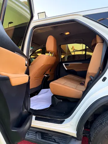 2020 Toyota FORTUNER 照片 7