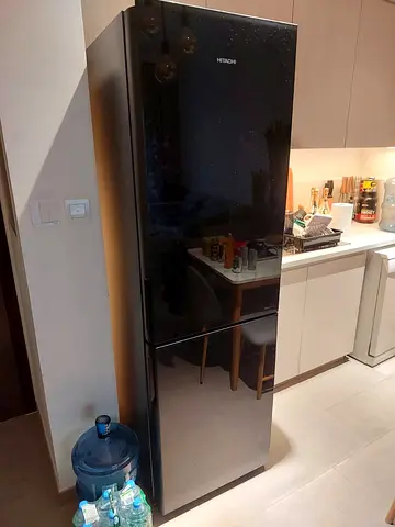 Hitachi Bottom Freezer top fridge