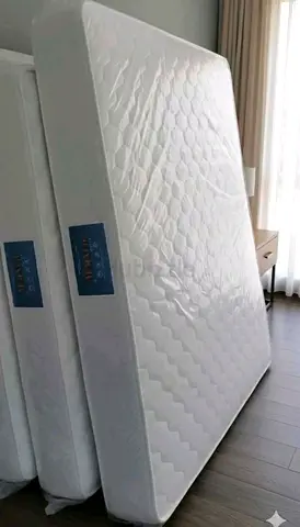 Top pillow spring matress very good