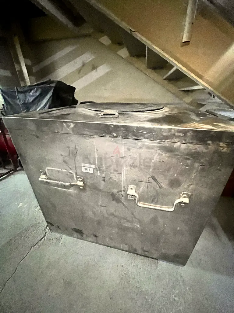 Assorted commercial kitchen items for sale65073399068801112