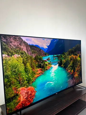 Phillips TV 4K UHD QLED 8100 Series