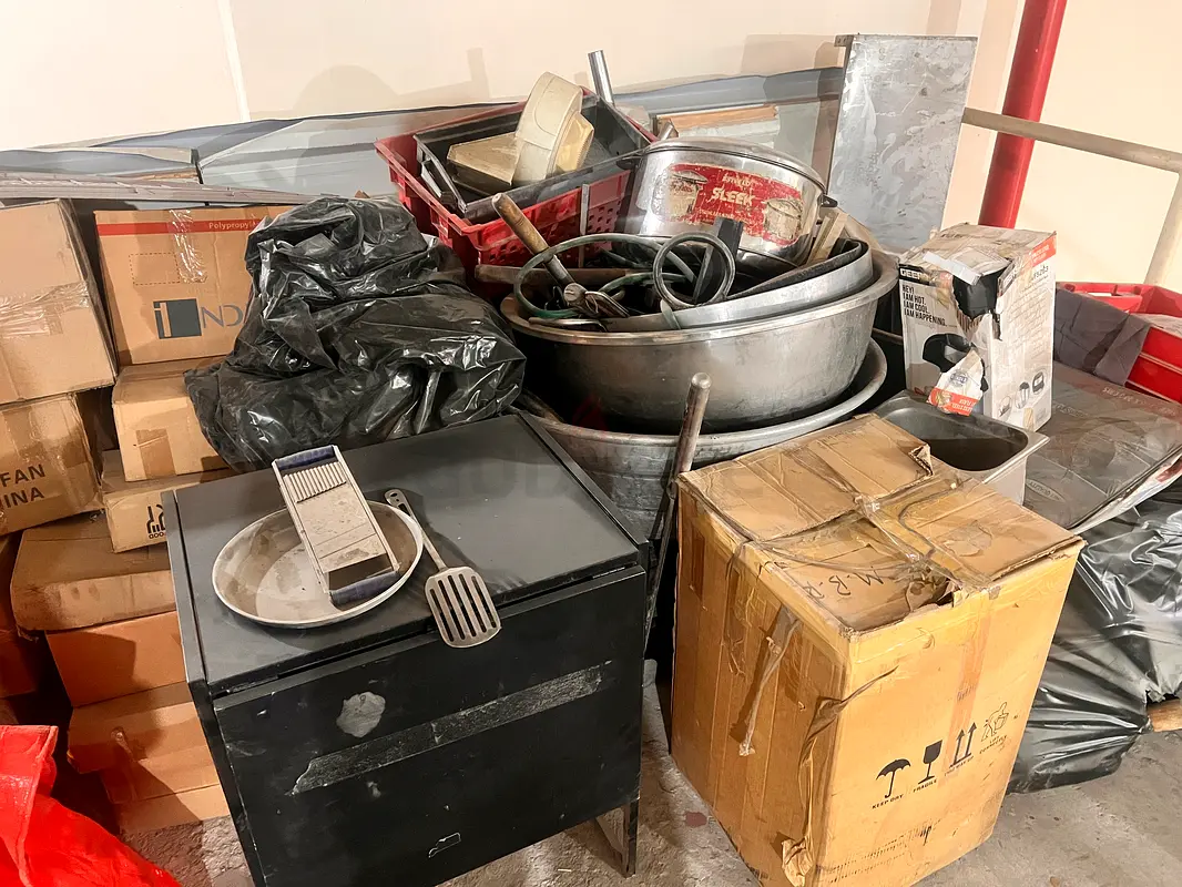 Assorted commercial kitchen items for sale65073399068801114