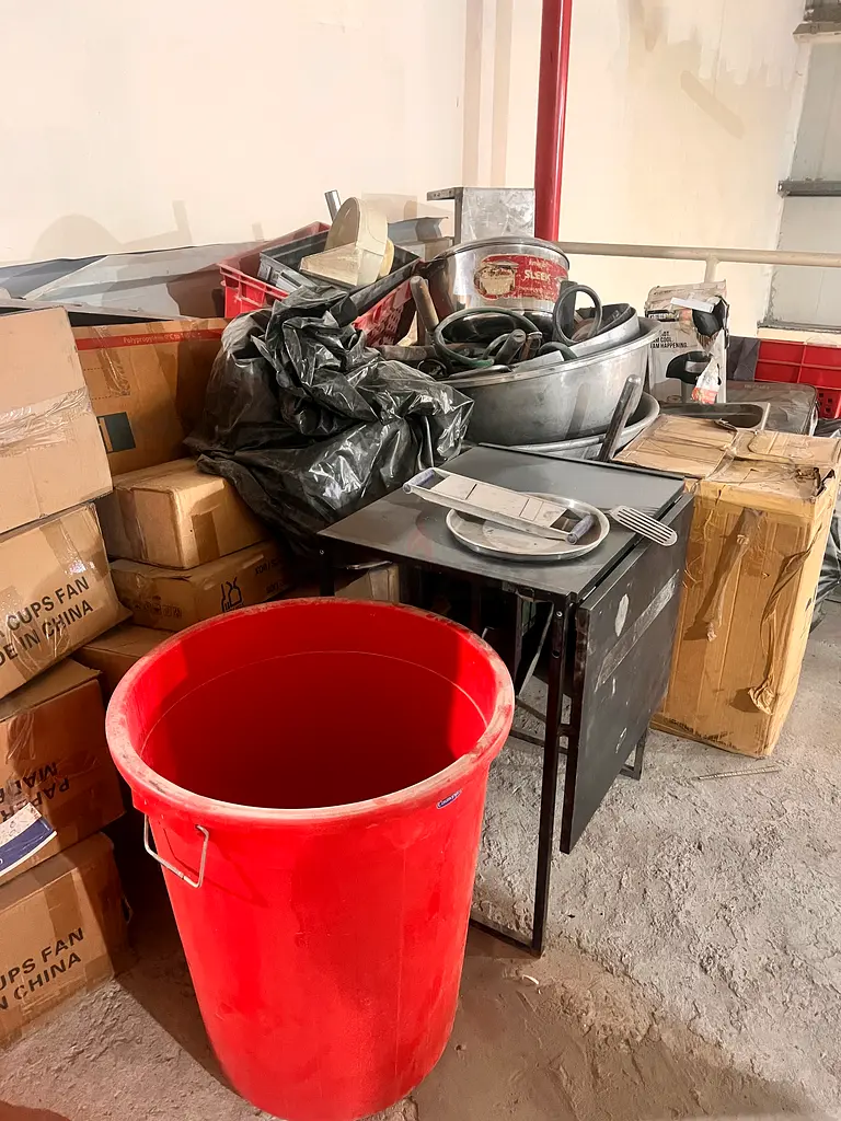 Assorted commercial kitchen items for sale65073399068801116