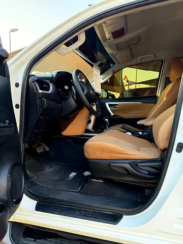 2020 Toyota FORTUNER 照片 9