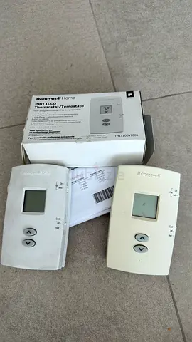 Honeywell PRO 1000 AC Thermostat - 2 Pieces