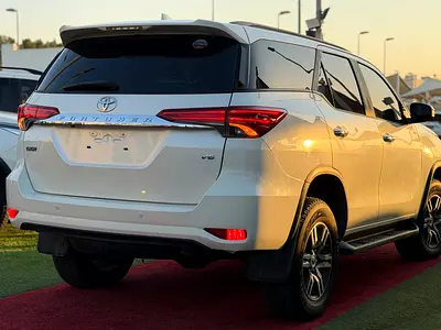 2020 Toyota FORTUNER 照片 6