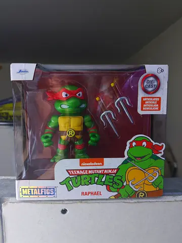 Teenage Mutant Ninja Turtles Raphael Action Figure