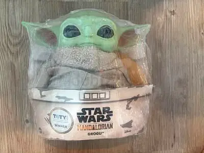 BARGAIN BRAND NEW STAR WARS PLUSH 11IN THE CHILD