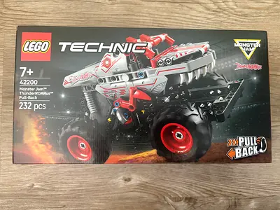 BRAND NEW LEGO 42200 TECHNIC MONSTER JAM THUNDERROARUS PULL BACK TRUCK