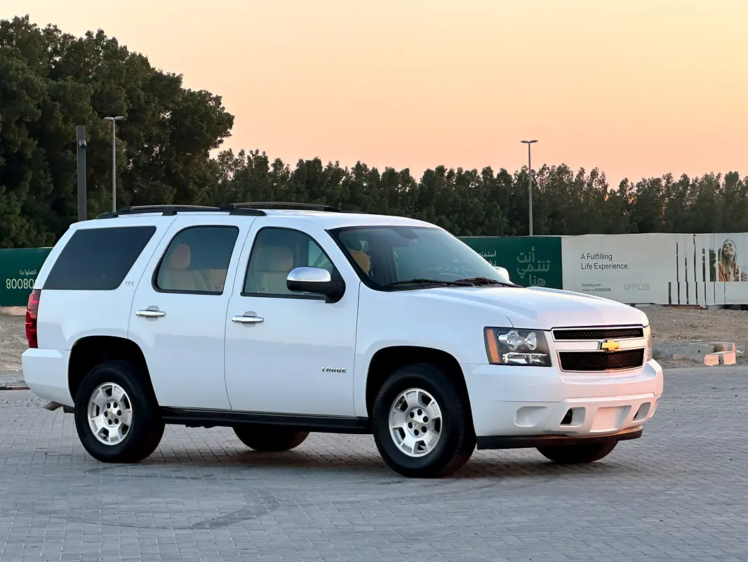 Chevrolet Tahoe 2014 — photo 1 of 18