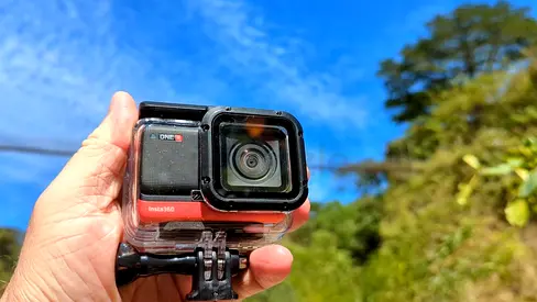 Insta360 ONE R Dive Case - Perfect for Underwater Adventures!