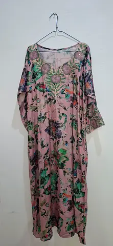 Beautiful Floral Maxi Dress size 154