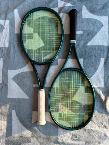 Tennis racket Wilson Blade 98 v9 (16x19), grip 4 3/8