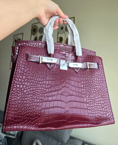 Elegant Burgundy Crocodile-Effect Handbag