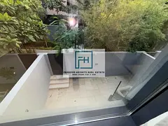 4 bedrooms middle townhouse ready to move, available for sale.