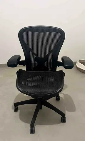 Herman miller Aeron size C fully loaded