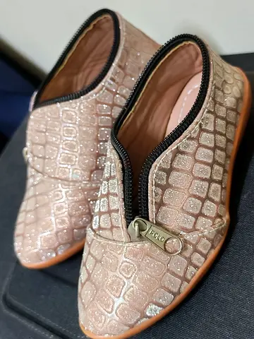 Girl shoes