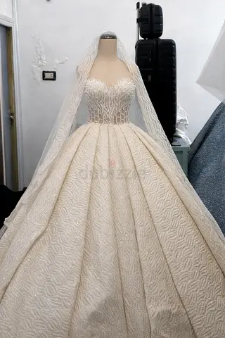 Elegant Wedding Dress with Intricate Detailing