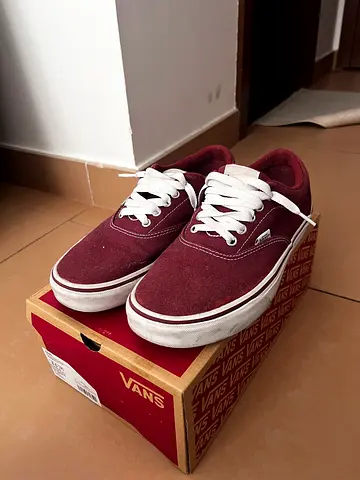 Vans Doheny Campus Sneakers - Maroon, Size 40.5 EU