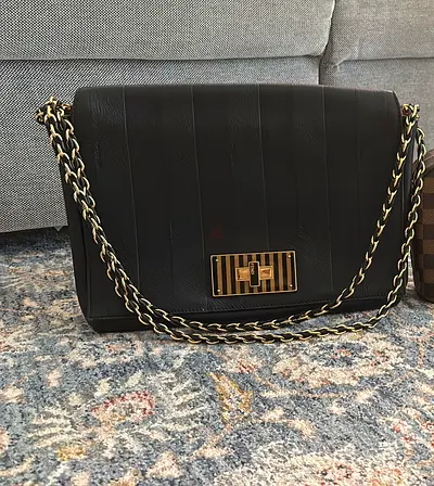 FENDI genuine hand bag like new
