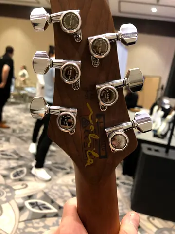 Ibanez ICHI00 VWH Original Signed by Ichika Nito