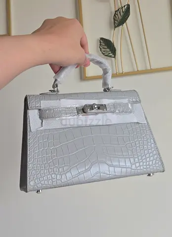 Elegant Silver Handbag