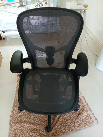 Herman miller Aeron remastered size B fully loaded