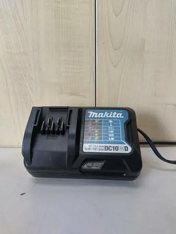 Makita DC10WD charger