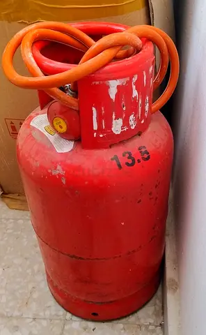 Used Gas Cylinder with regulator and hose pipe for Sale