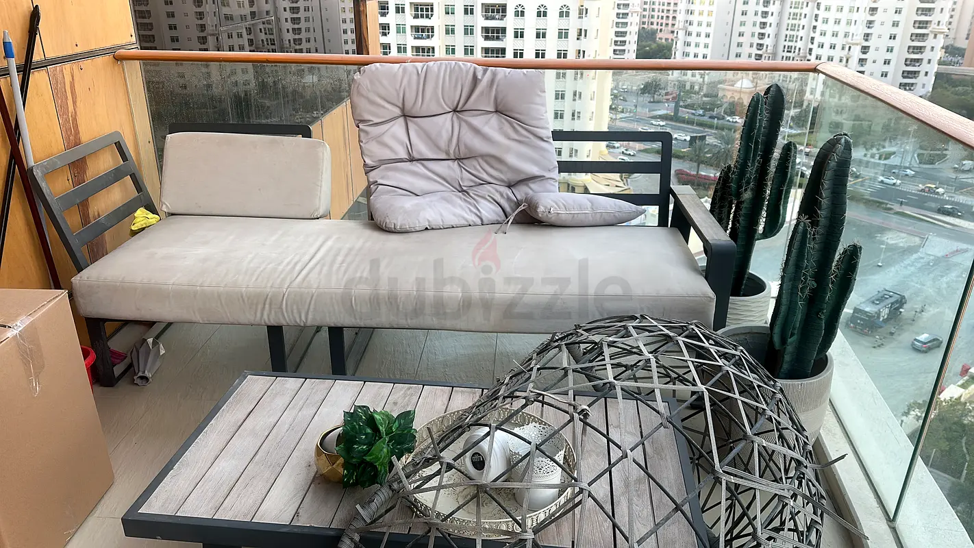 Table and desk65073410158211111
