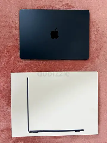 Apple MacBook Air 13.6 inch M2 chip