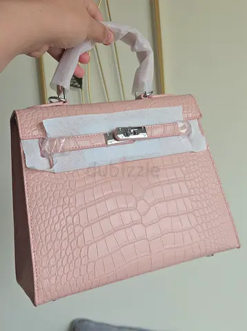 Chic Pink Crocodile-Pattern Handbag