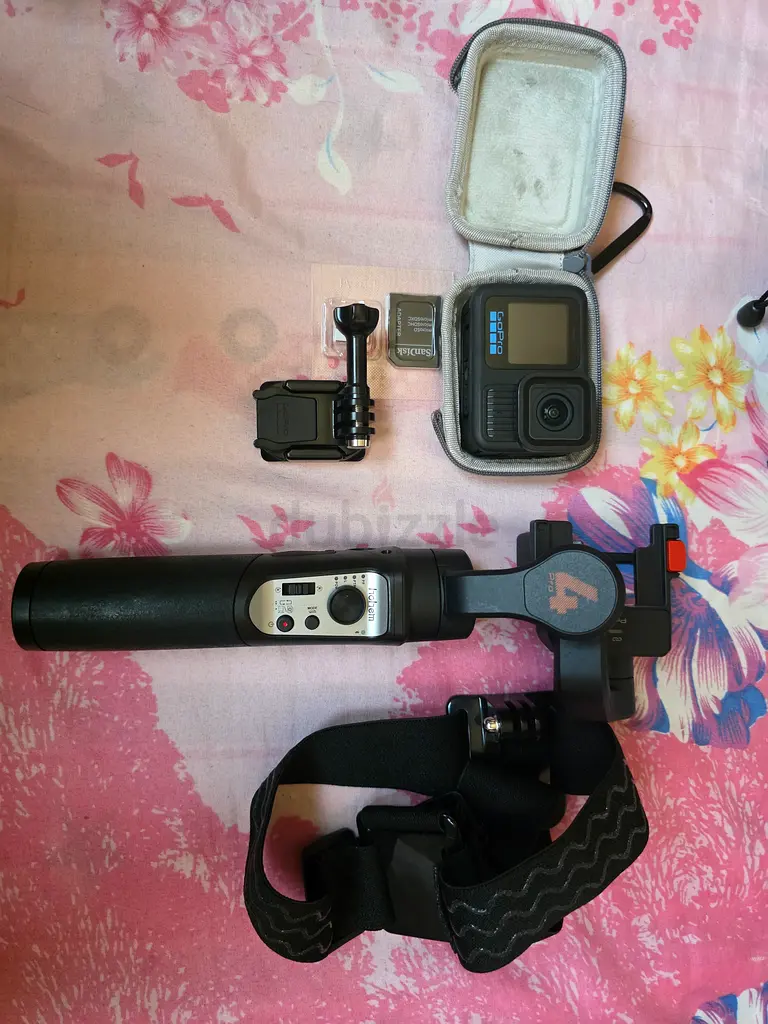 Go pro 13 with hohem pro4 gimbal+ helmet mount + stripe +bag+ 256GB sandisk card.