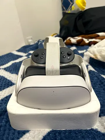 Meta quest 3s for sale barely used not even for a month its in a really good condition negotiable