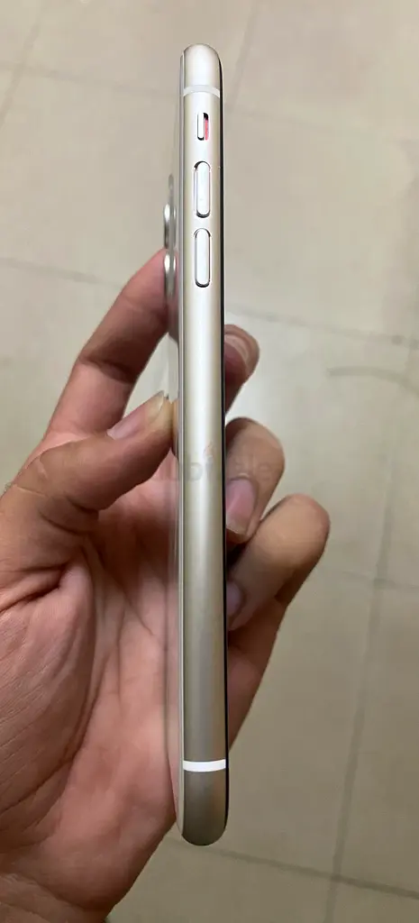 iPhone 1165073398807426114