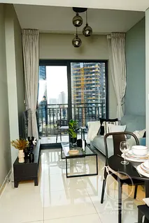 NEAR METRO I SPACIOUS I BEAUTIFUL INTERIOR