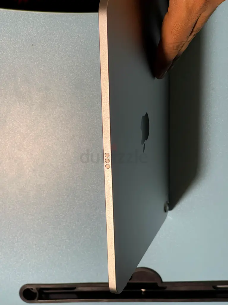 Apple iPad 10th Generation in Great Condition65073391542275112