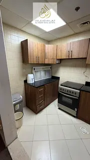 Two bedrooms and a living room with three bathrooms, two balconies, built-in wardrobes, city view, p